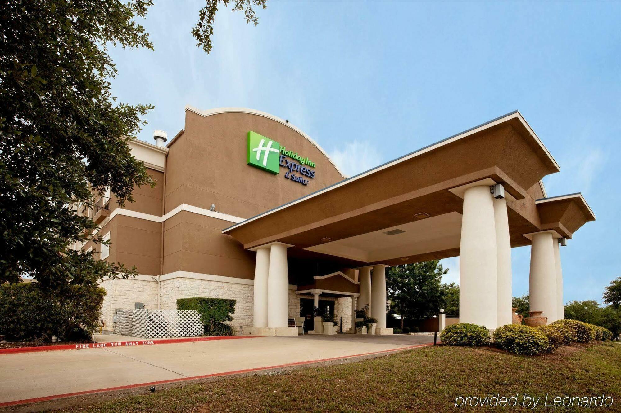 Holiday Inn Express & Suites Cedar Park Exterior foto